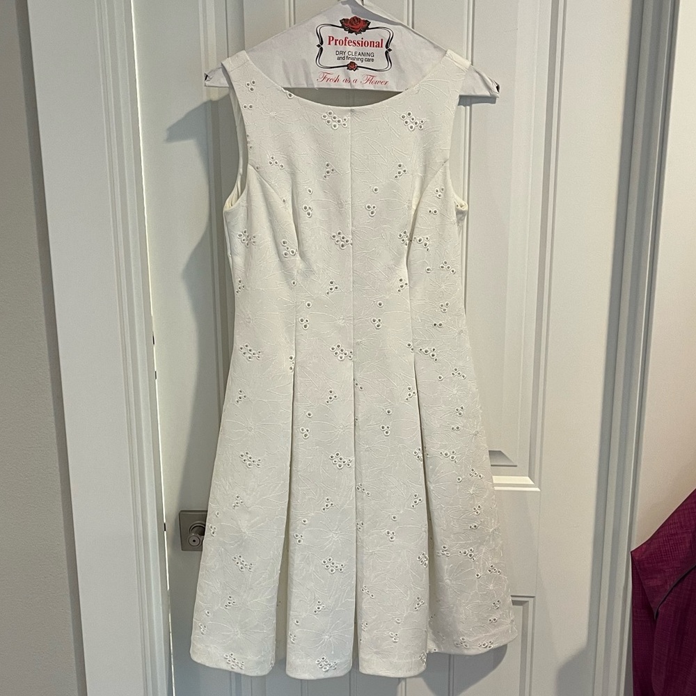 Eyelet dress - 2